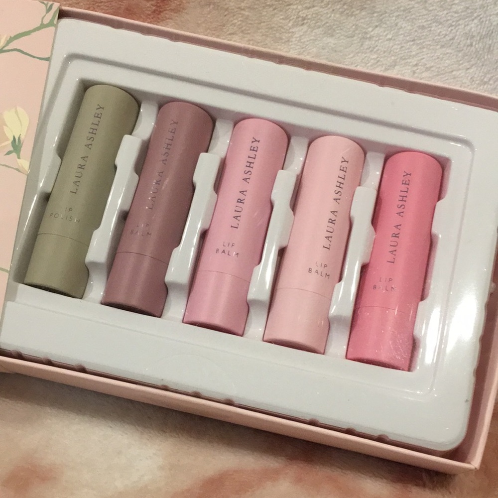Laura Ashley Lip Polish & Lip Balm Collection 1 lip scrub 4 hydrating balms NWT - Picture 14 of 15